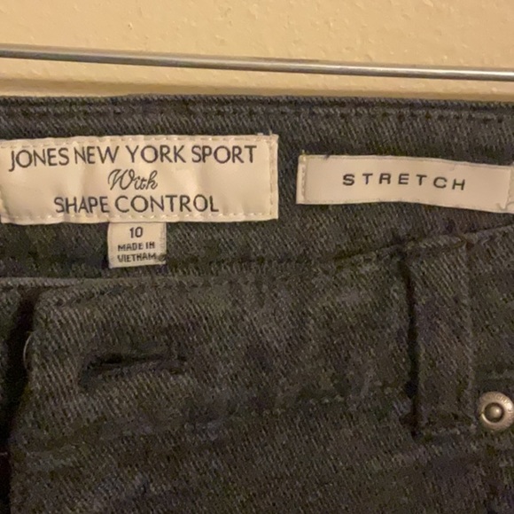 Jones New York Black Straight Leg Jeans - Picture 2 of 4
